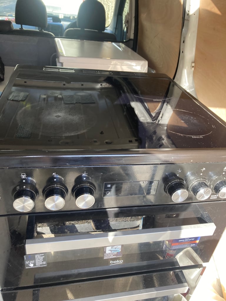 Electric cooker £150 can deliver excellent condition 