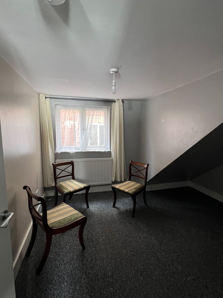 Impressive 2-bed first-floor maisonette available to rent in Wembley HA0, Including Bills