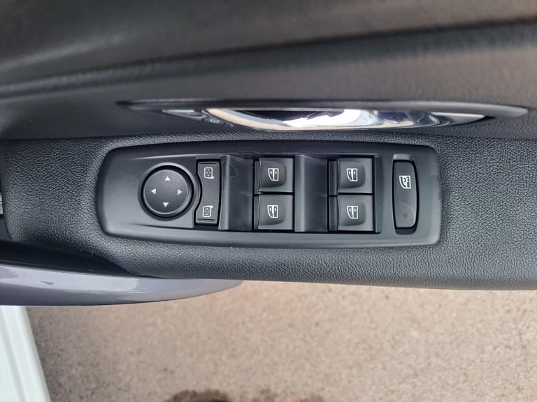 2015 Renault Megane 1.5 dCi Dynamique Nav Euro 6 (s/s) 5dr HATCHBACK Diesel Manual