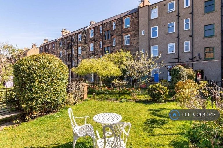2 bedroom flat in Willowbrae, Edinburgh, EH8 (2 bed) (#2640613)