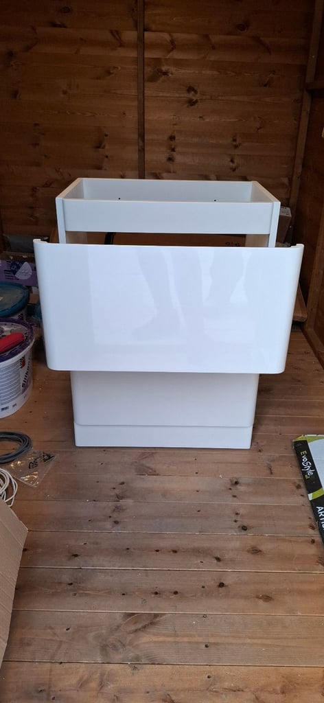 EASY BATHROOMS 600mm Vanity Unit