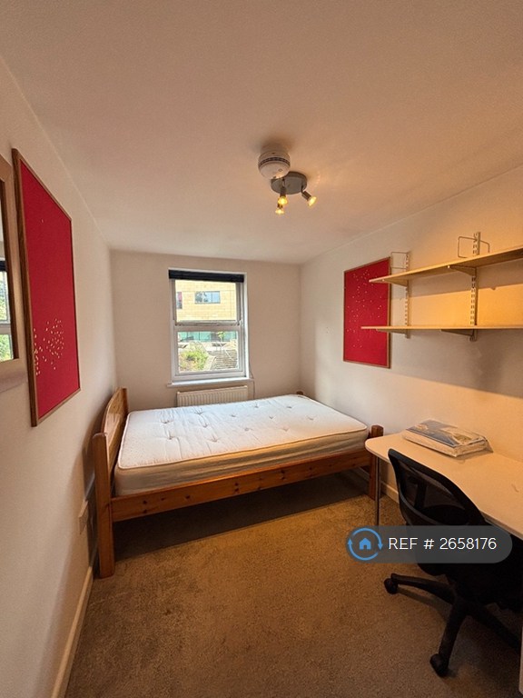 4 bedroom flat in Broomhall Road, Sheffield, S10 (4 bed) (#2658176)