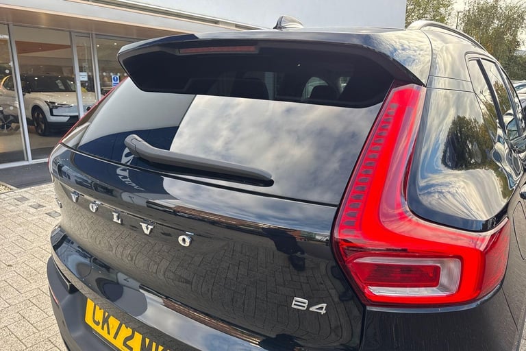 2022 Volvo XC40 2.0 B4 MHEV Ultimate SUV 5dr Petrol Hybrid DCT Auto Euro 6 (s/s) (197 ps) ESTATE ...