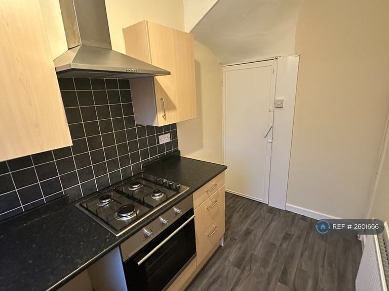 2 bedroom house in Woodlea Mount, Leeds, LS11 (2 bed) (#2601666)