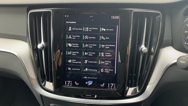 2020 Volvo V60 2.0 D3 Inscription Plus Estate 5dr Diesel Auto Euro 6 (s/s) (150 ps) ESTATE Diesel...