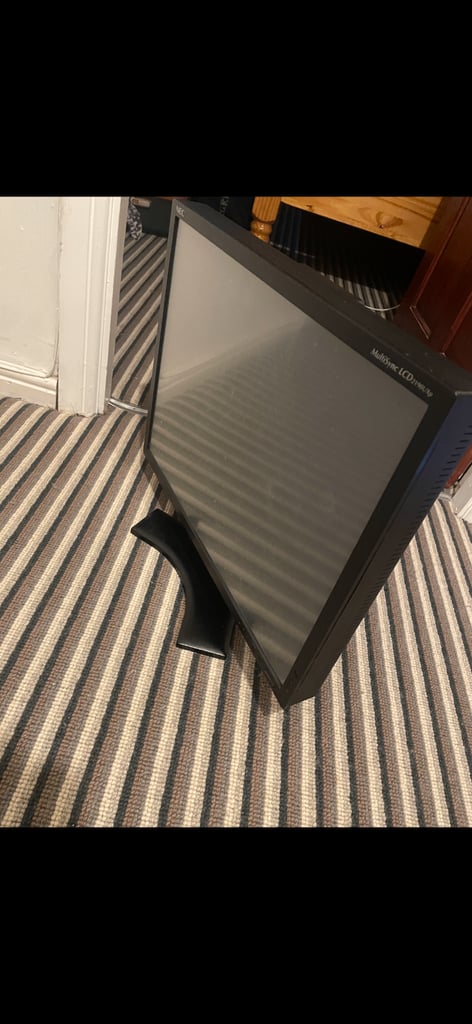 Selling gaming pc and monitor