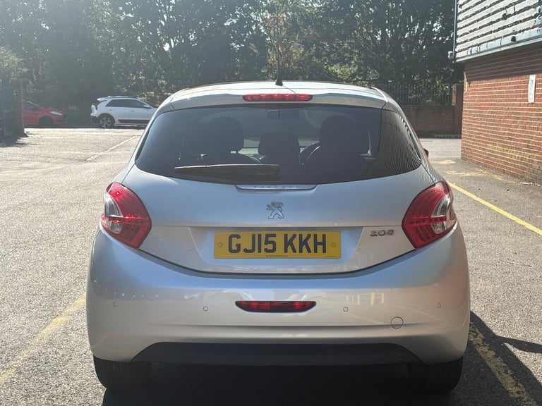 2015 Peugeot 208 1.2 VTi PureTech Style Hatchback 5dr Petrol Manual Euro 6 (82 ps) HATCHBACK Petr...