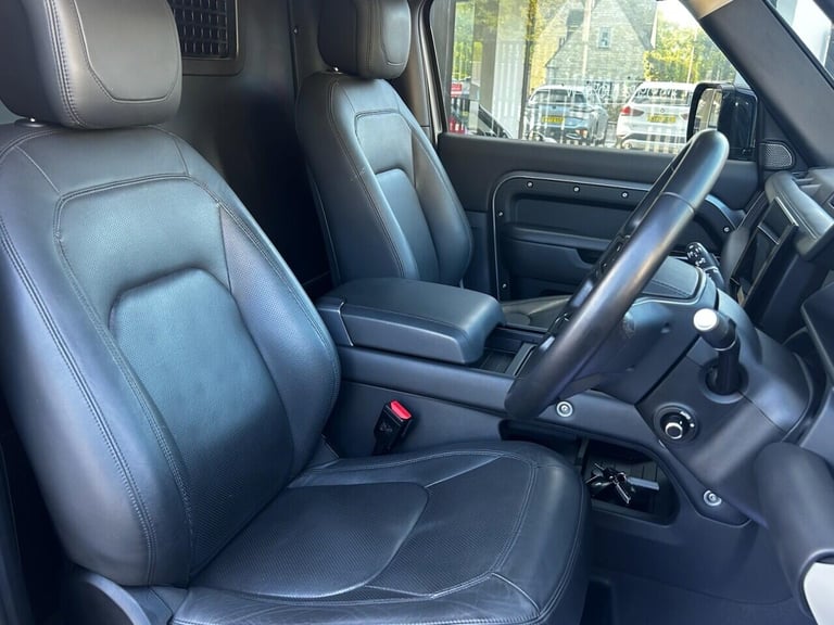 2023 Land Rover Defender 3.0 D250 Hard Top HSE Auto PANEL VAN DIESEL Automatic