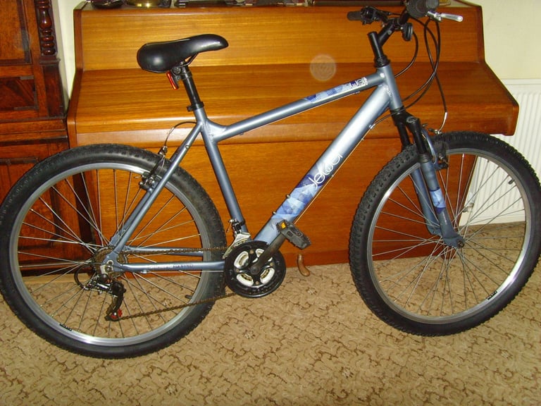 Large Apollo mountain bike nearly new condition