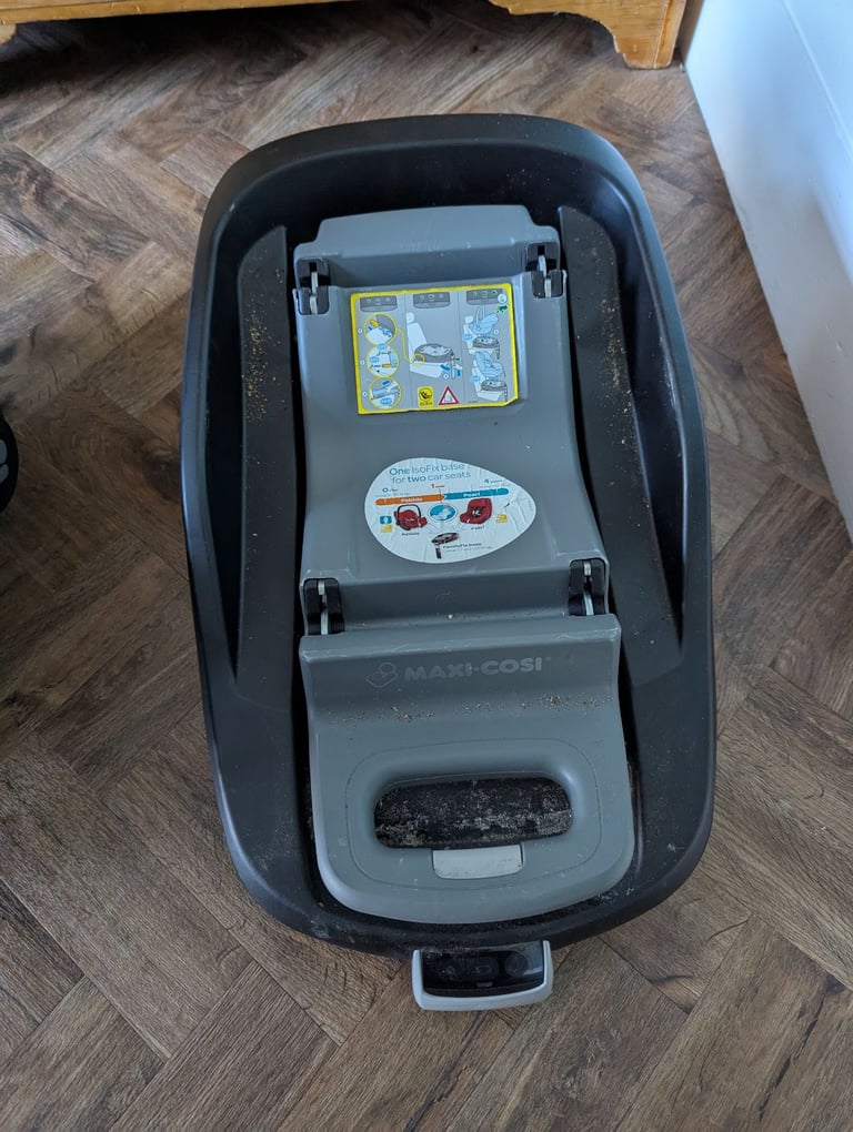 image for Car seats (covering newborn to ~4 years) and isofix base