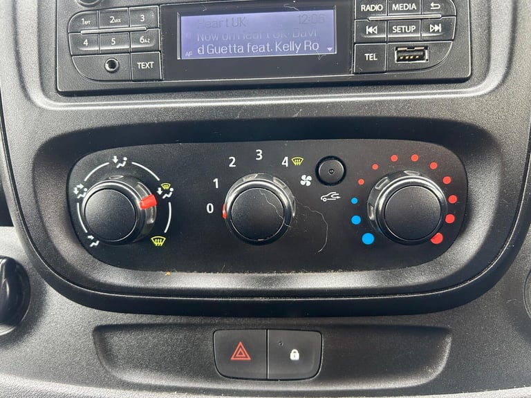 2019 Renault Trafic 1.6 dCi 27 Business SWB Standard Roof Euro 6 5dr PANEL VAN Diesel Manual