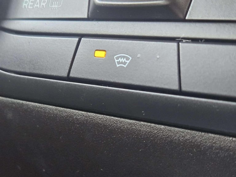 2017 Ford Fiesta 1.1 Ti-VCT Zetec Euro 6 (s/s) 3dr HATCHBACK Petrol Manual