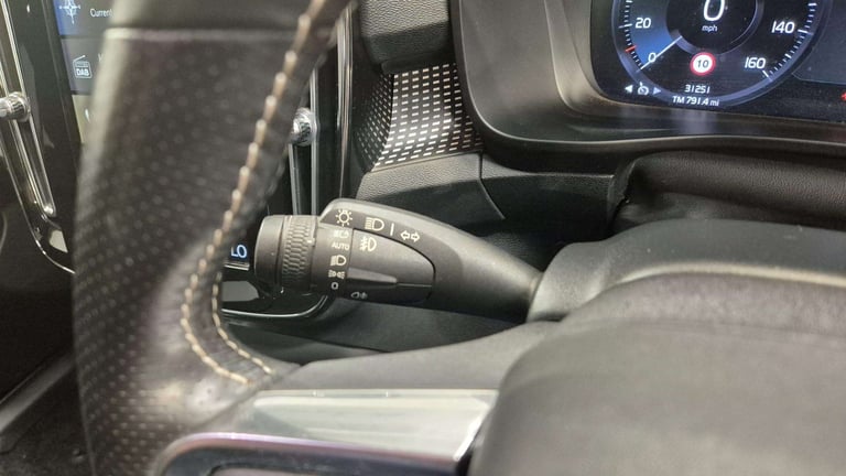 2021 Volvo XC40 1.5 T5 Recharge PHEV R DESIGN 5dr Auto Estate Plug-In Hy Automatic