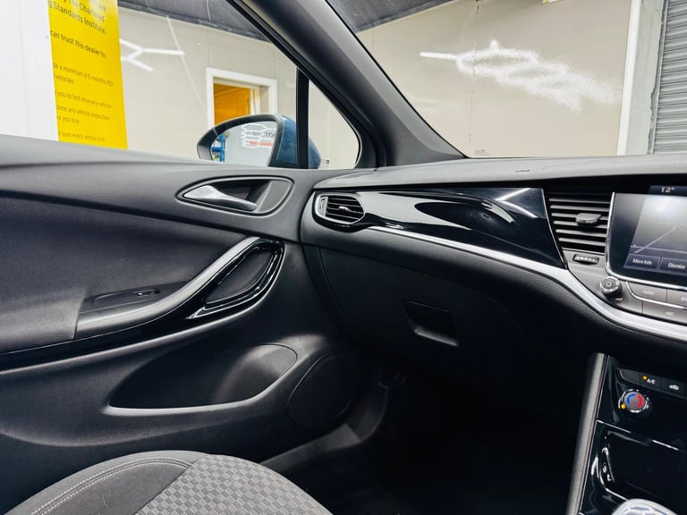 2016 Vauxhall Astra 1.6 CDTi BlueInjection SRi Nav Euro 6 (s/s) 5dr HATCHBACK Diesel Manual