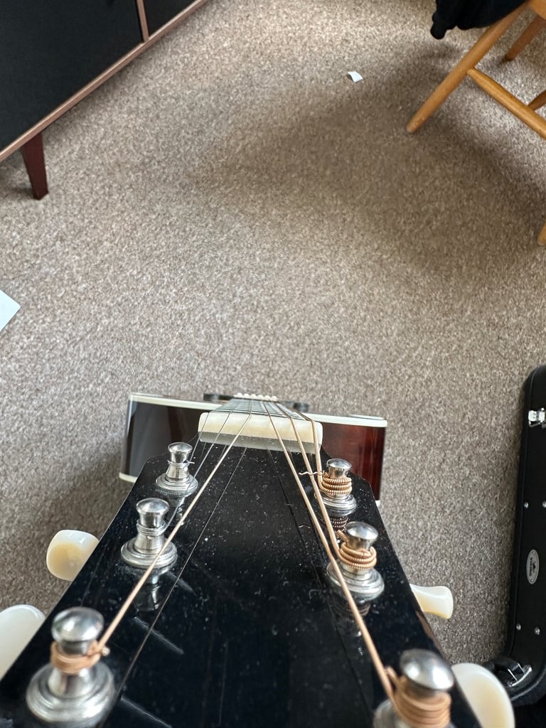 Sigma GJM SG100+  electro acoustic guitar + Hard Case + Daddario Humidity pack