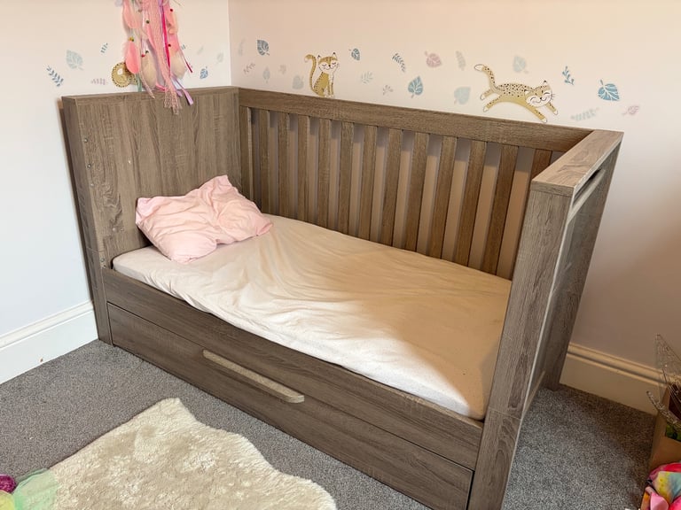 image for Mamas and Papas Franklin Cot Bed