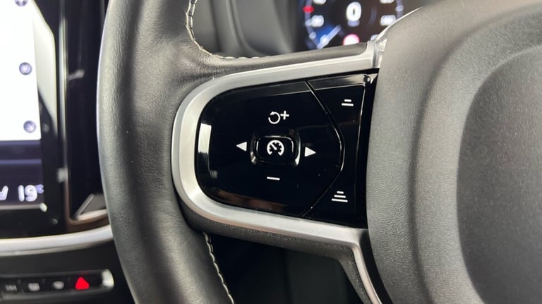 2020 Volvo V60 R-Design, B5 mild hybrid Estate Petrol Automatic