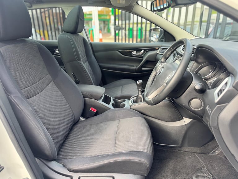 2015 Nissan Qashqai 1.5 dCi n-tec+ 2WD Euro 5 (s/s) 5dr HATCHBACK Diesel Manual