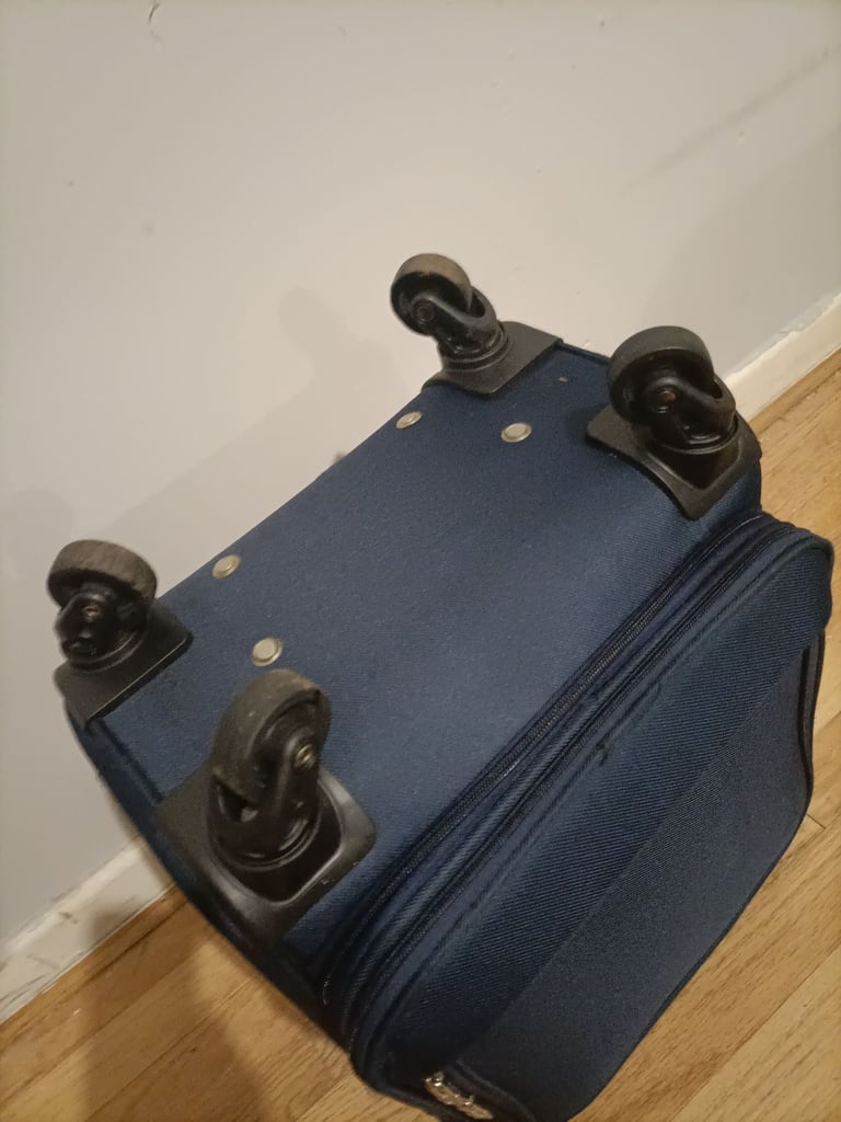 Suiss Polo Cabin luggage suitcase. Used once. 52cm x 34cm x 25cm. Dark blue. Includes new padlock 