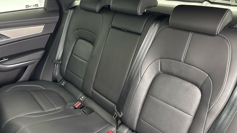 2024 Jaguar F-Pace 2.0 D200 MHEV R-Dynamic SE Black SUV 5dr Diesel Auto AWD Euro 6 (s/s) (204 SUV...