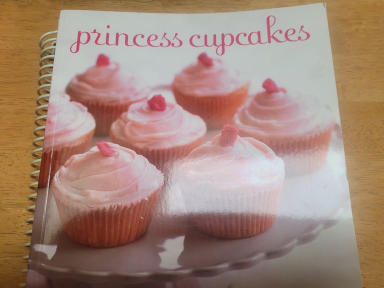 CUP CAKE HEAVEN CAKE TIN (PROPER ONE) FULL OF PASTRY CUTTERS OVER 100 FAIRY CASES APRON MORE