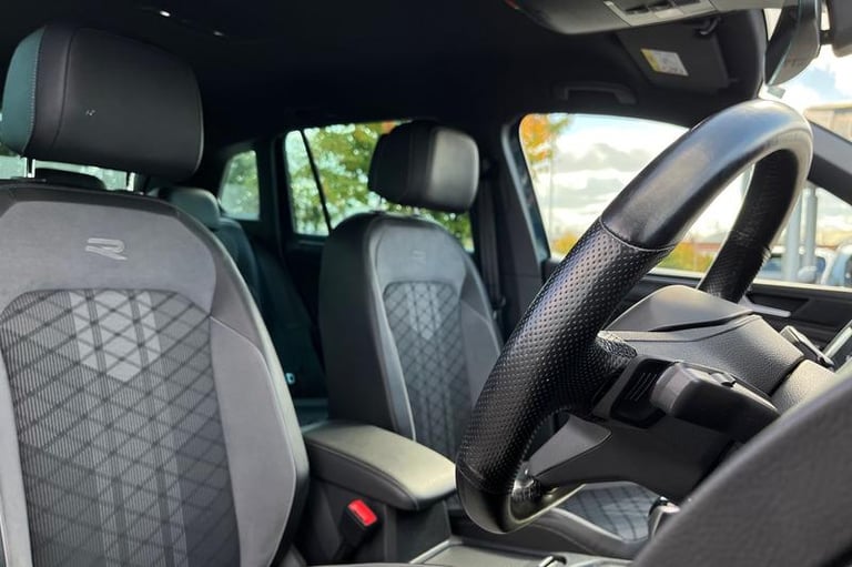 2021 Volkswagen Tiguan 2.0 TDI R-Line 5dr DSG ** Touch Screen Navigation - USB / Bluetooth Connec...