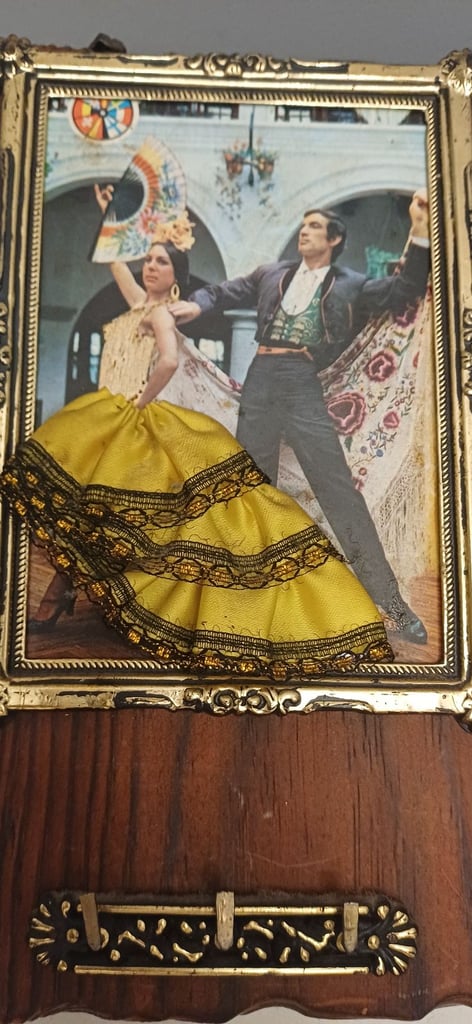 Vintage Spanish 3D Suvenier Key Holder Wall Mount Key Rack Key Holder Key Hanger 