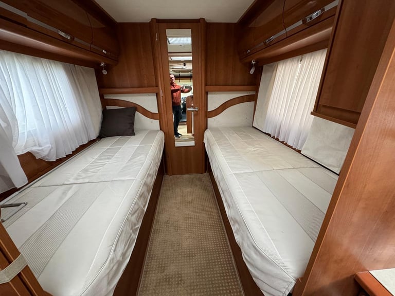 2015 FIAT RAPIDO 7065FF DESIGN MOTORHOME GENUINE 3500 MILES! FULL MOT STUNNING!!