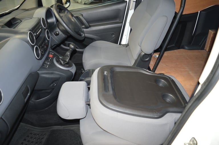 2016 Peugeot Partner 850 1.6 HDi 92 Professional ONLY 5000 MILES Van  Diesel Manual