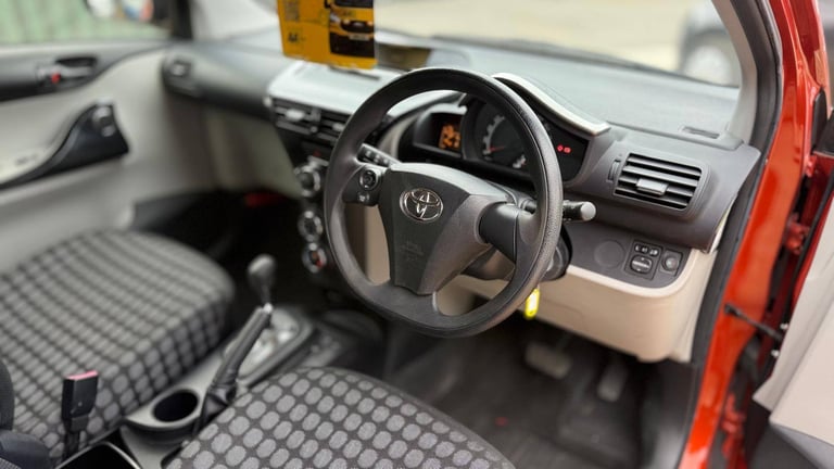 2013 Toyota iQ automatic 1.3 petrol