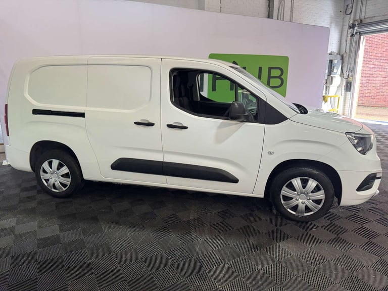 2021 Vauxhall Combo 1.5 Combo 2300 Sportive TD Panel Van Diesel Manual