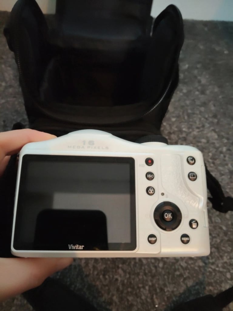 Vivitar ViviCam S1527 camera bundle