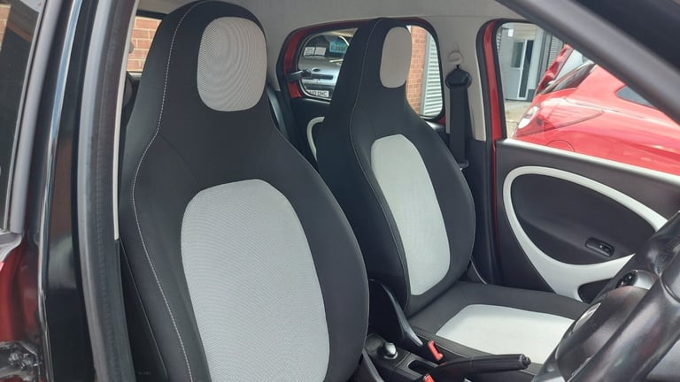 RED SMART FORFOUR 1.0 PASSION FREE TAX ALLOYS BLUETOOTH CRUISE 84K FSH 2015