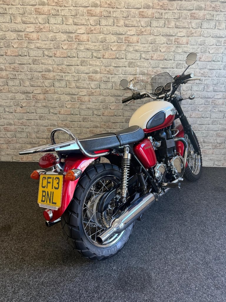 2013 Triumph Bonneville T100 - Red - 17k miles - Nice condition retro bike 