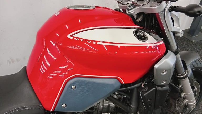 YAMAHA MT-03 ** MOT SEPTEMBER 2026 - HAND GUARDS - STANDARD SPEC ** 