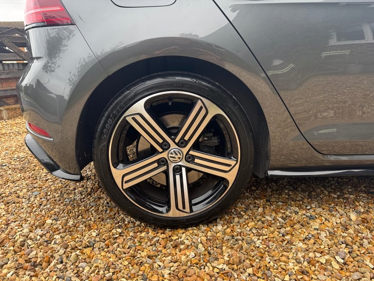 2018 Volkswagen Golf 2.0 TSI 310 R 5dr 4MOTION DSG HATCHBACK Petrol Automatic