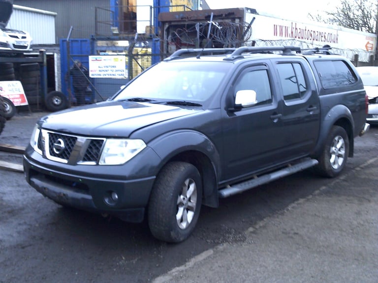 breaking for spares nissan navara 2010 2.5 dci
