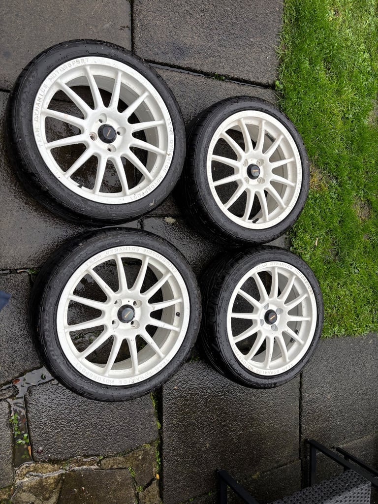 White Team Dynamic Motorsport Alloys with Toyo Tyres (205/45 17) – Excellent Condition