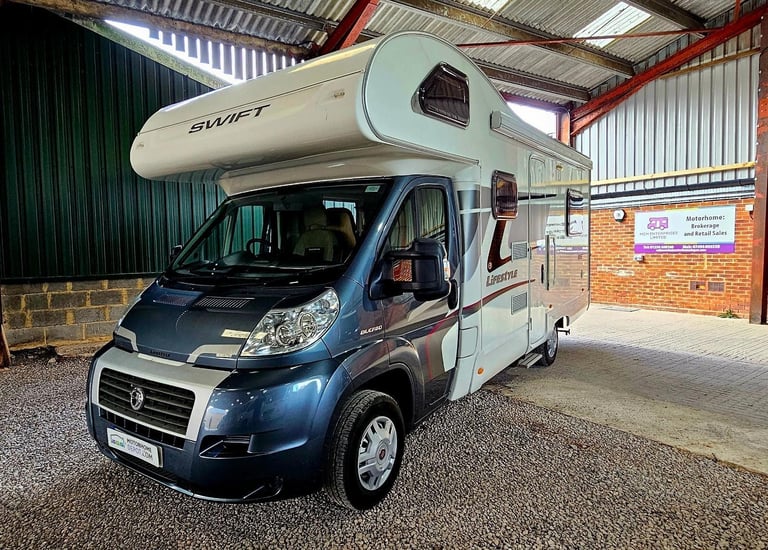 Swift Lifestyle 686 motorhome 2015 9k miles 6 berth/belts 3650kgs 6.92m