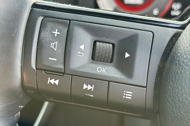 2022 Nissan Qashqai 1.3 DiG-T MH Tekna 5dr Hatchback Petrol Manual