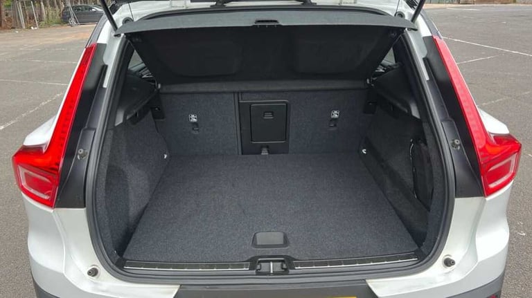 2020 Volvo XC40 2.0 D3 R DESIGN 5dr Geartronic SUV Diesel Automatic