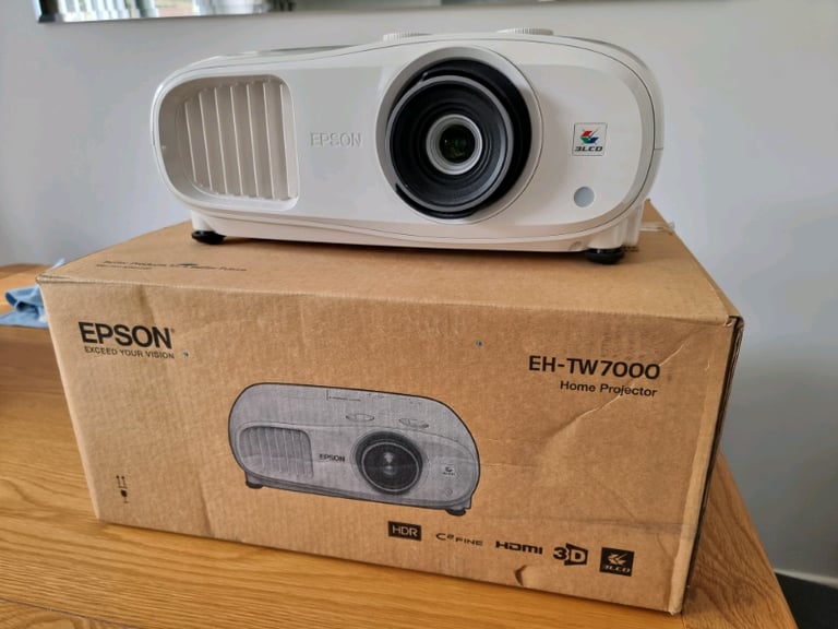 Epson EH-TW7000 3LCD 4K PRO-UHD Projector