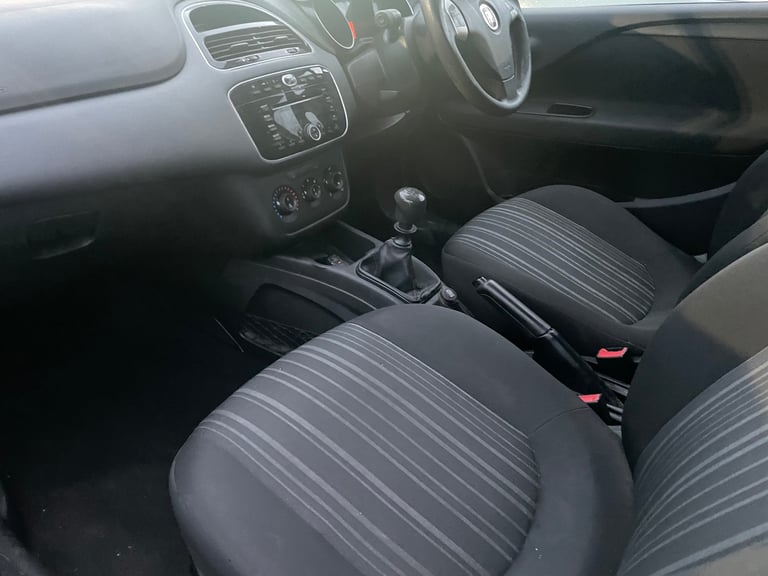 FIAT PUNTO EVO 1.4 ACTIVE 10 REG BLUE 3 DOOR MOT JANUARY 9TH 2026 LOW INSURANCE 48+MPG