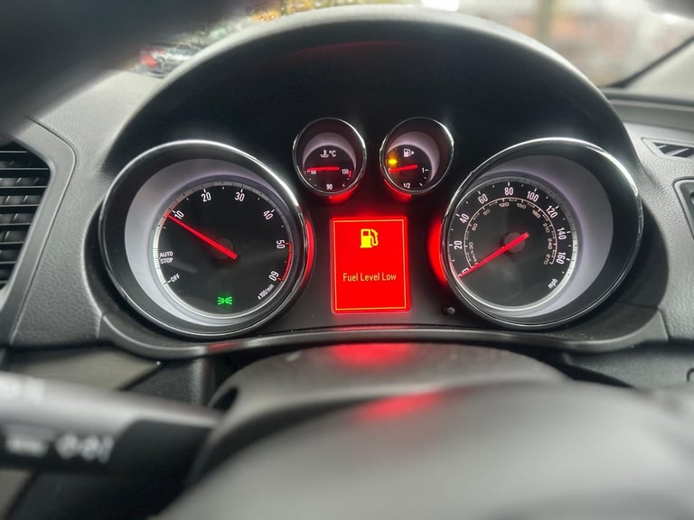 Vauxhall, INSIGNIA, Hatchback, 2013, Manual, 1956 (cc), 5 doors