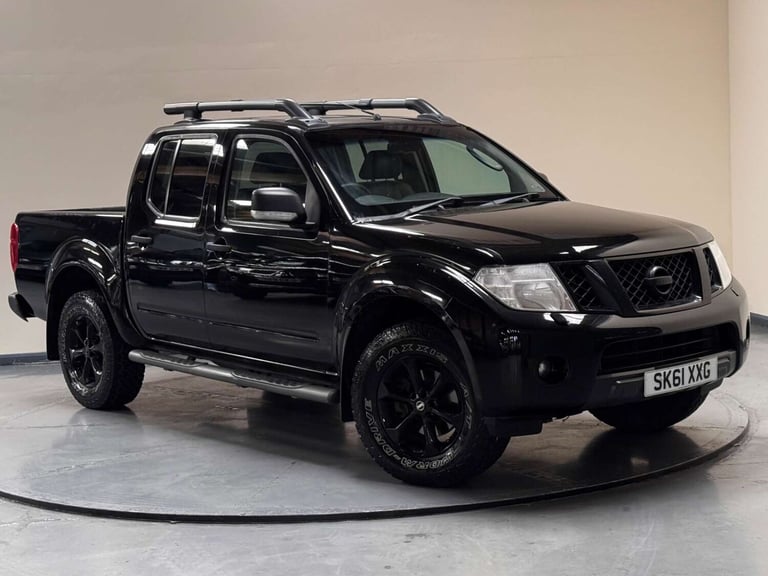 2011 Nissan Navara Double Cab Pick Up Tekna 2.5dCi 190 4WD PICK UP DIESEL Manual