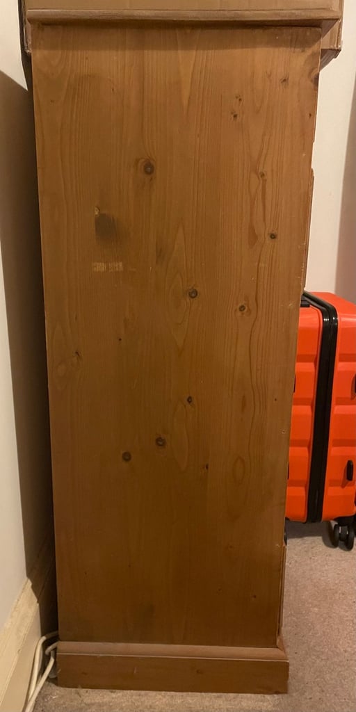 Quality Farmhouse Pine Chest of Drawers in great condition, 2 over 4 drawers