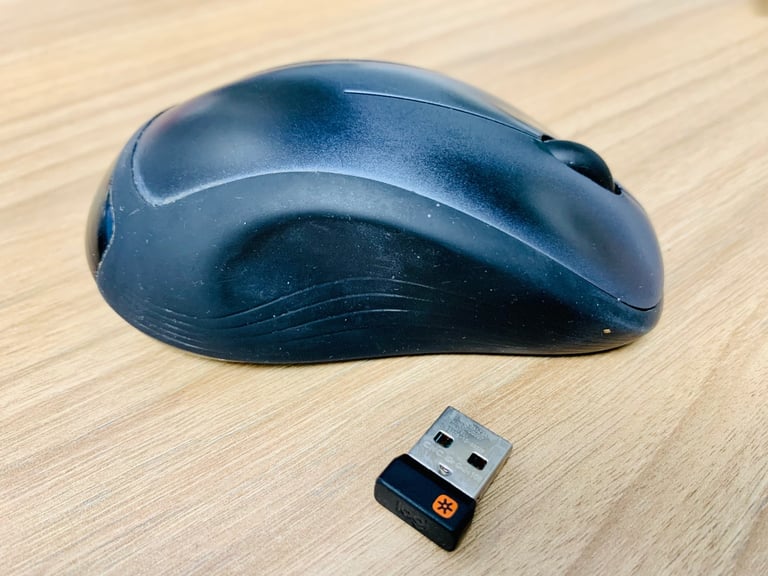 Logitec Wireless mouse and Keyboard