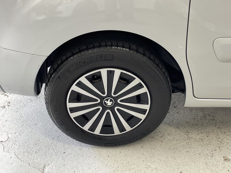 PEUGEOT PARTNER TEPEE 1.6 BlueHDi Allure WAV wheelchair accessible vehicle 2018