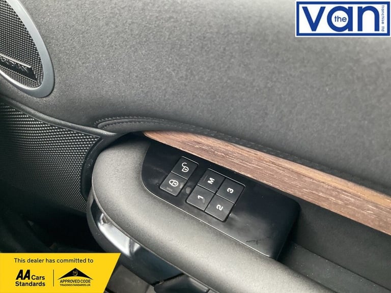 2020 Land Rover Discovery 3.0 SD V6 HSE SUV 5dr Diesel Auto 4WD Euro 6 (s/s) (306 ps) SUV Diesel ...