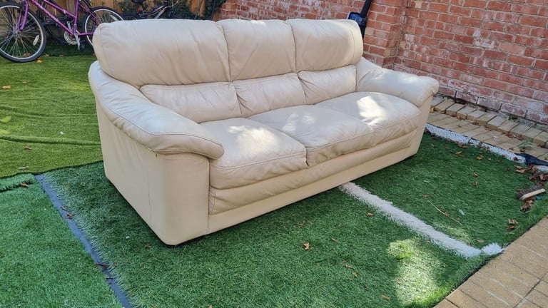 Lether sofa 3 seaters   Italian leather sofa beage 